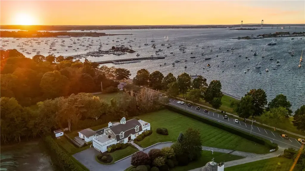 1 Harbor View Dr, Newport