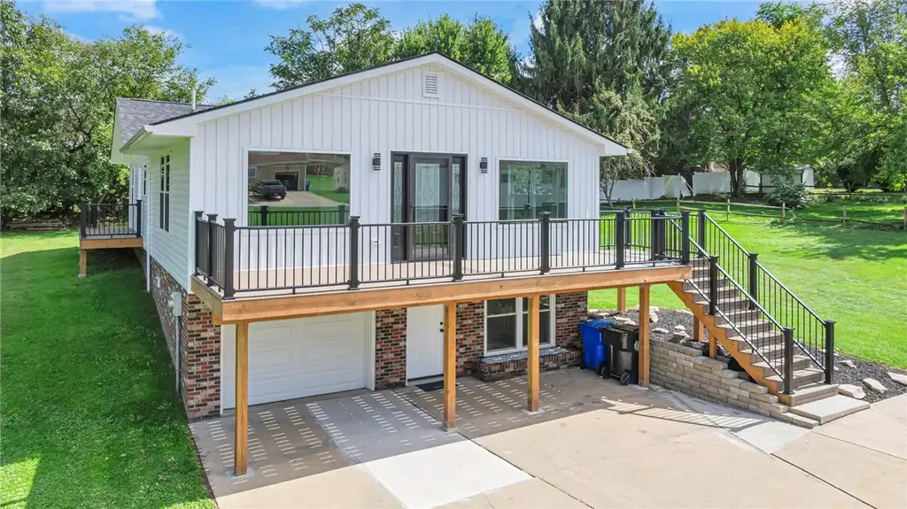 1289 Chestnut Street , Monaca