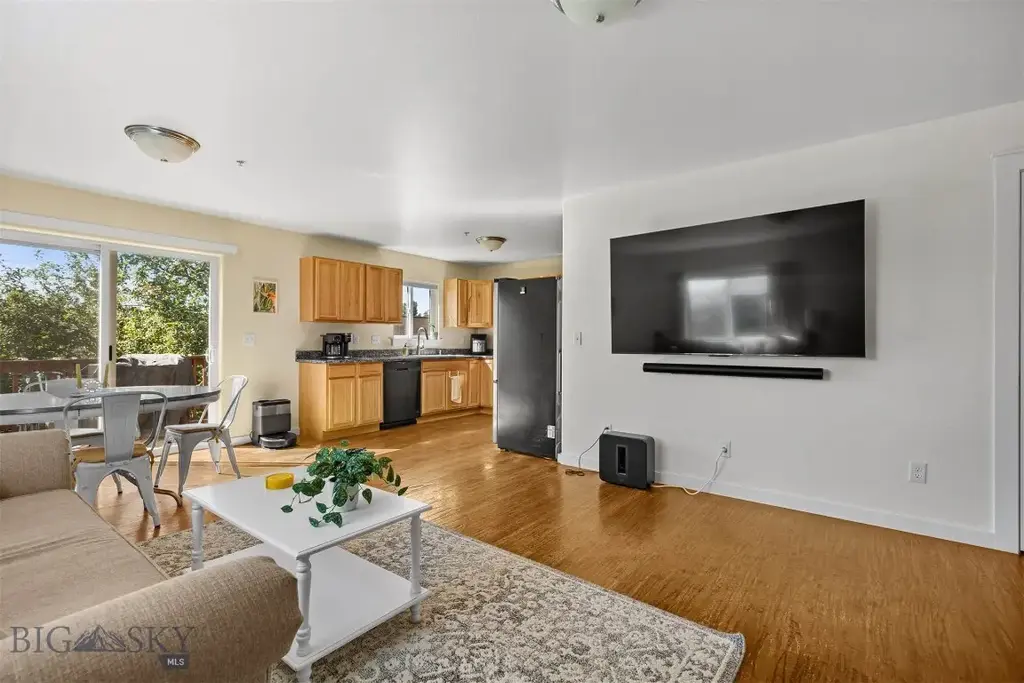 1004 Cruiser Lane O, Belgrade