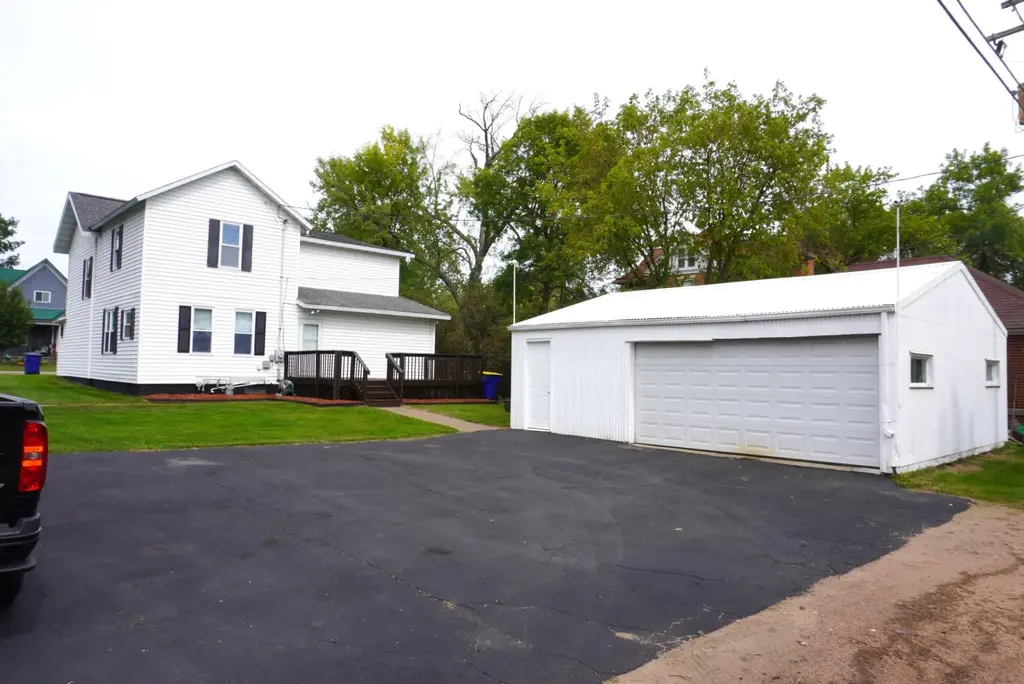 1605 Main St E, Merrill