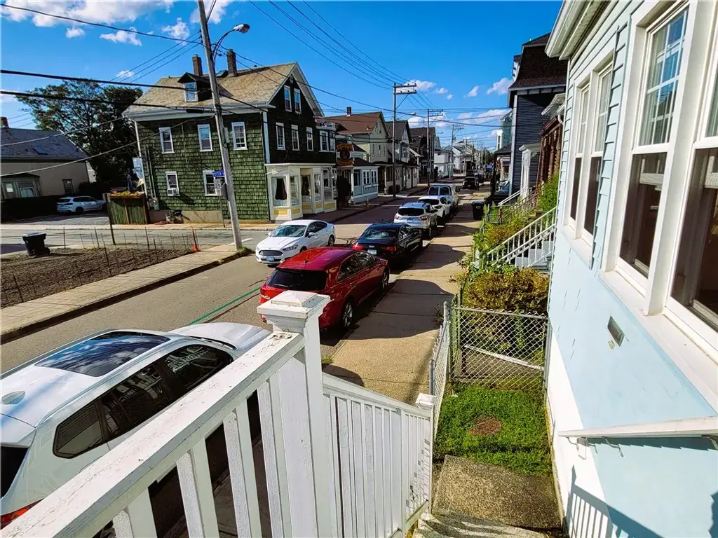 676 Thames St, Newport