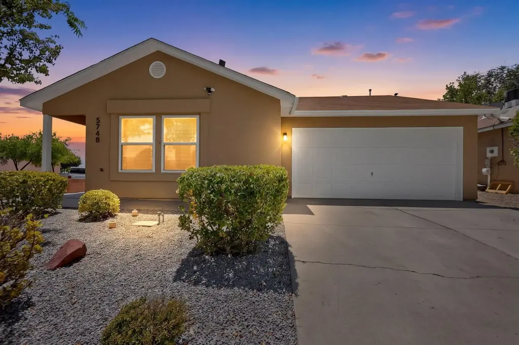 5748 Pinon Flats Road Nw, Albuquerque