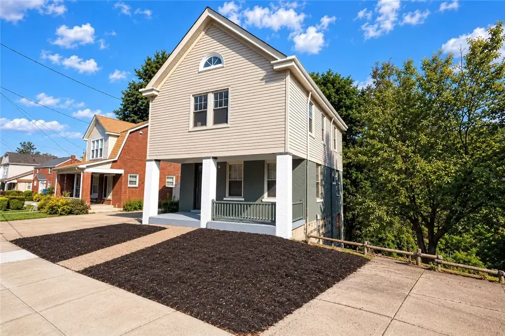 641 Center Avenue , Avalon