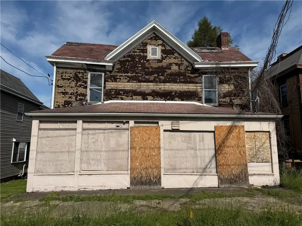 221 Gallatin Avenue , Uniontown