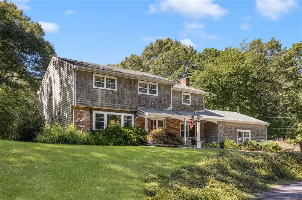 599 Shippeetown Rd, East Greenwich