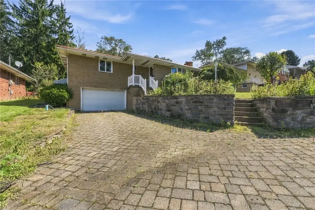 719 Locust Street, Hempfield