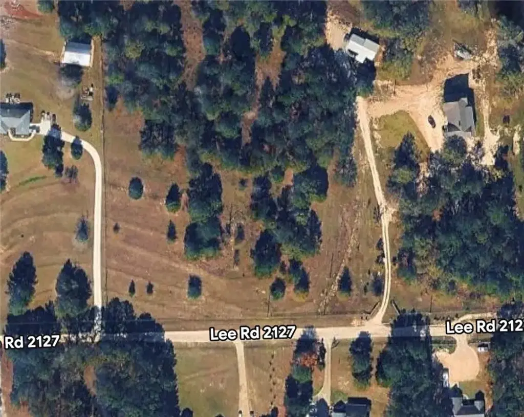 Lee Rd 2127, Opelika