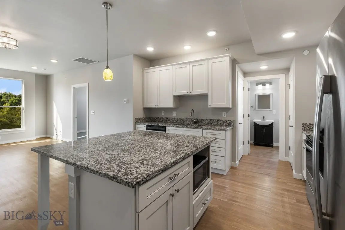2720 Sartain 304b, Bozeman