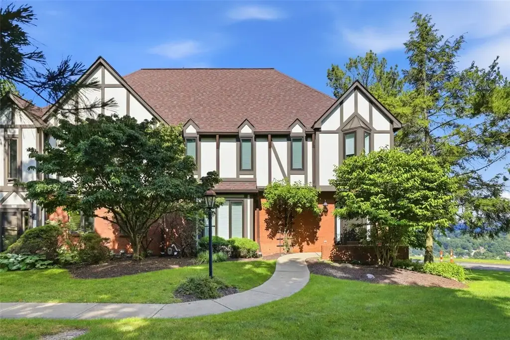 418 Forest Highlands Drive, Harmar