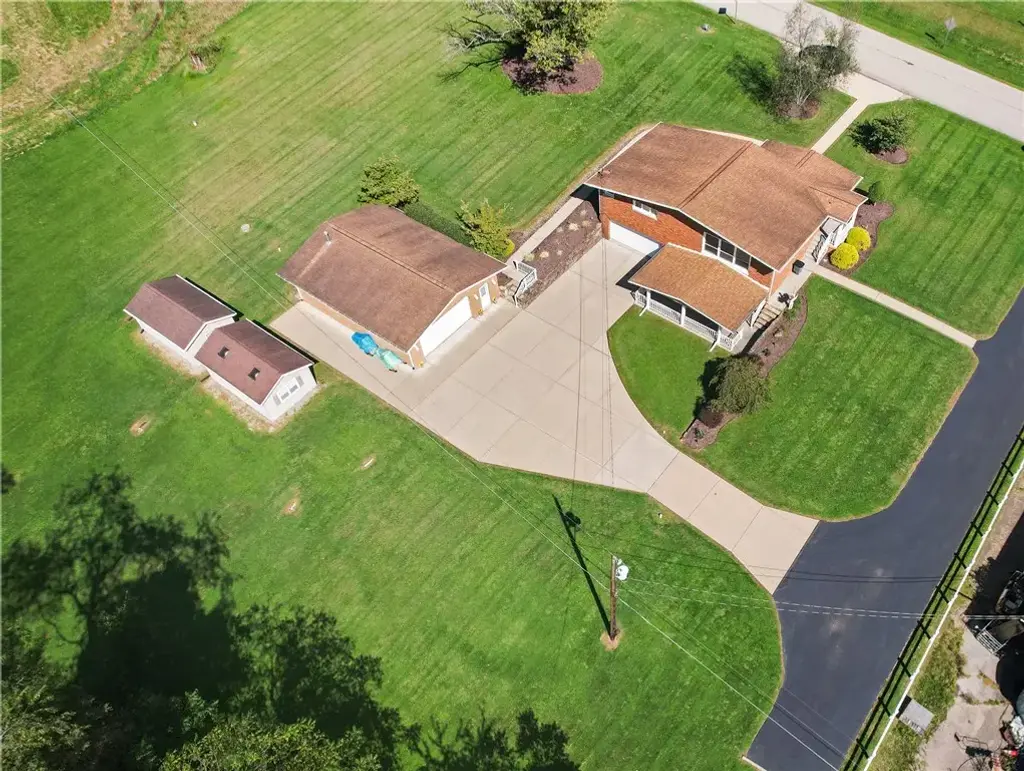442 California Drive , W Pike Run