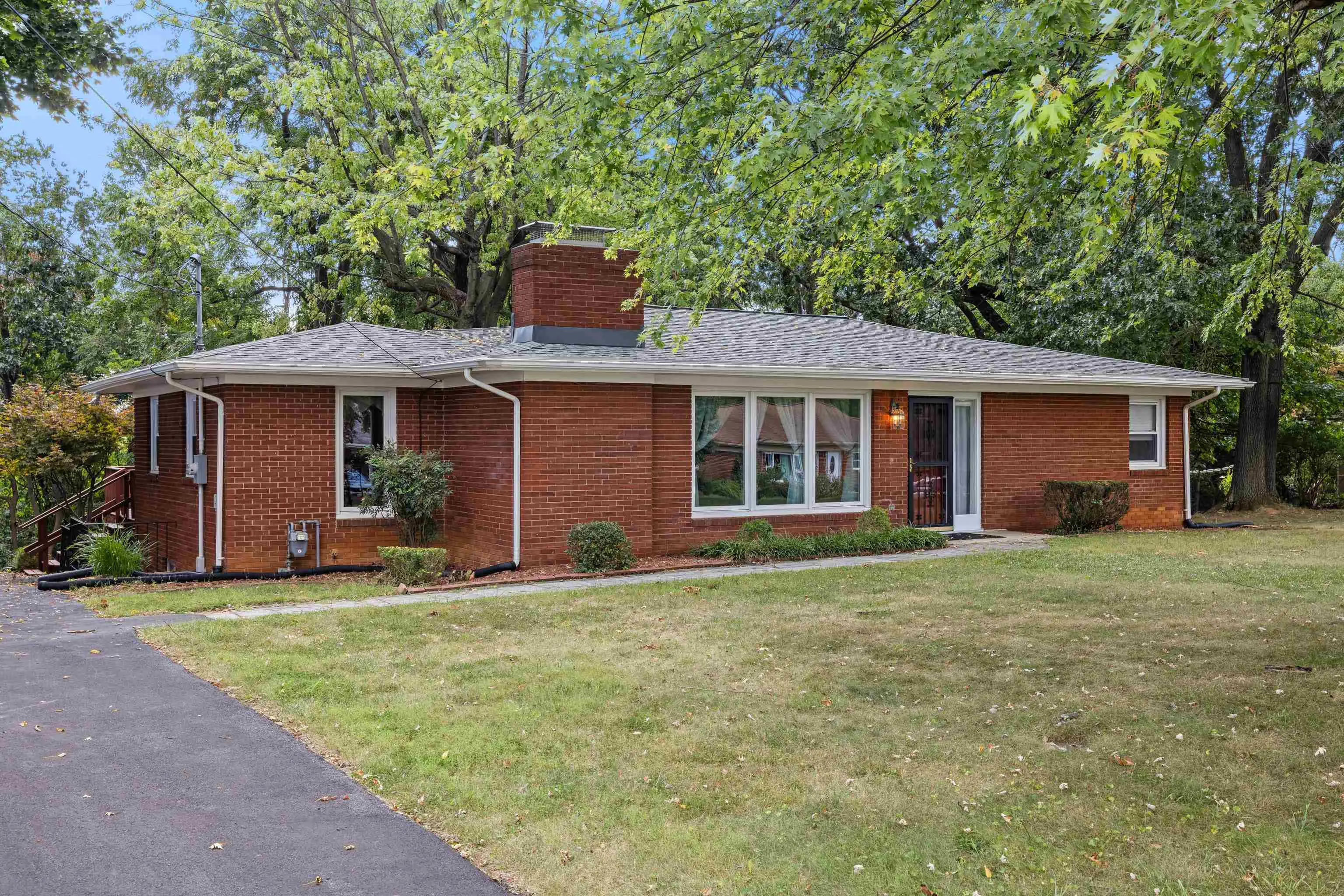 119 Greenwood Rd, Staunton