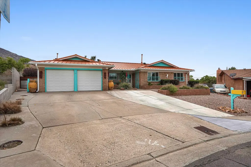 3720 Big Bend Road Ne, Albuquerque