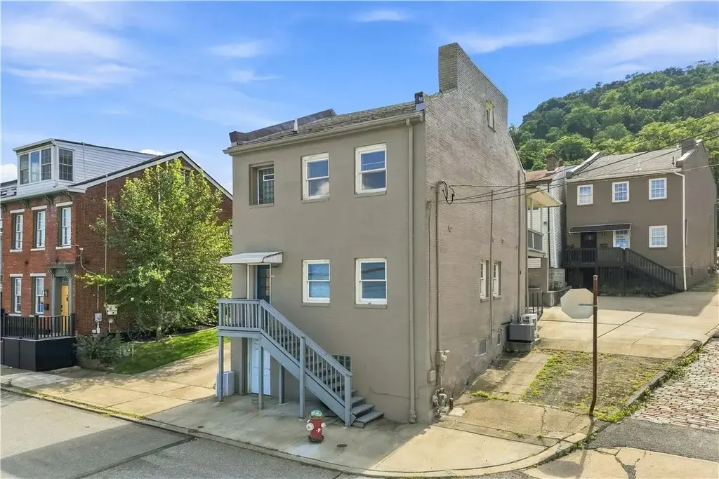 500 Bingham Street , South Side