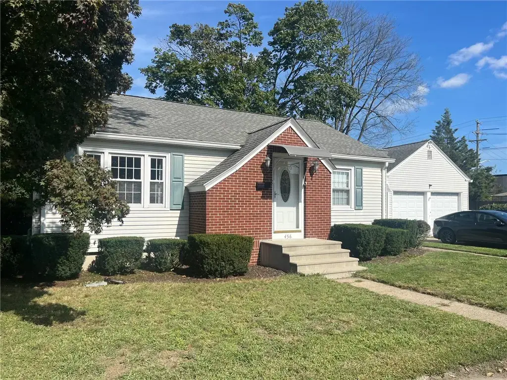 456 Elm St, Warwick
