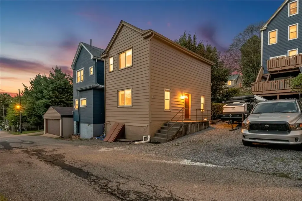 155 Hallock Street , Mt Washington