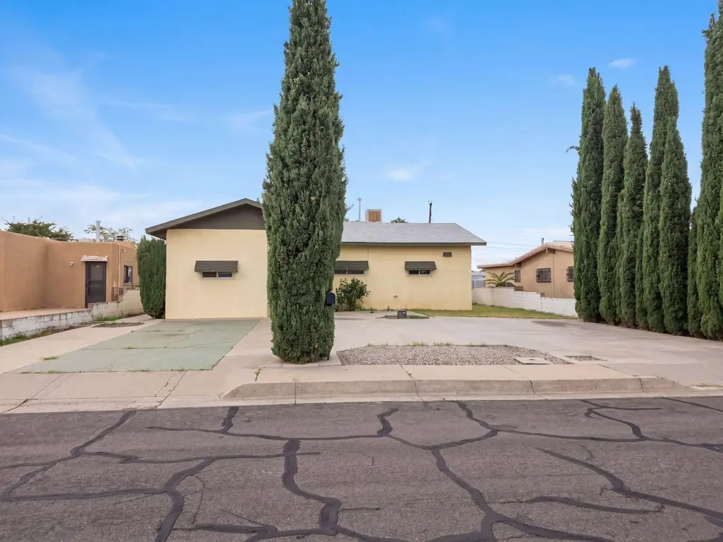 9222 Aztec Road Ne, Albuquerque