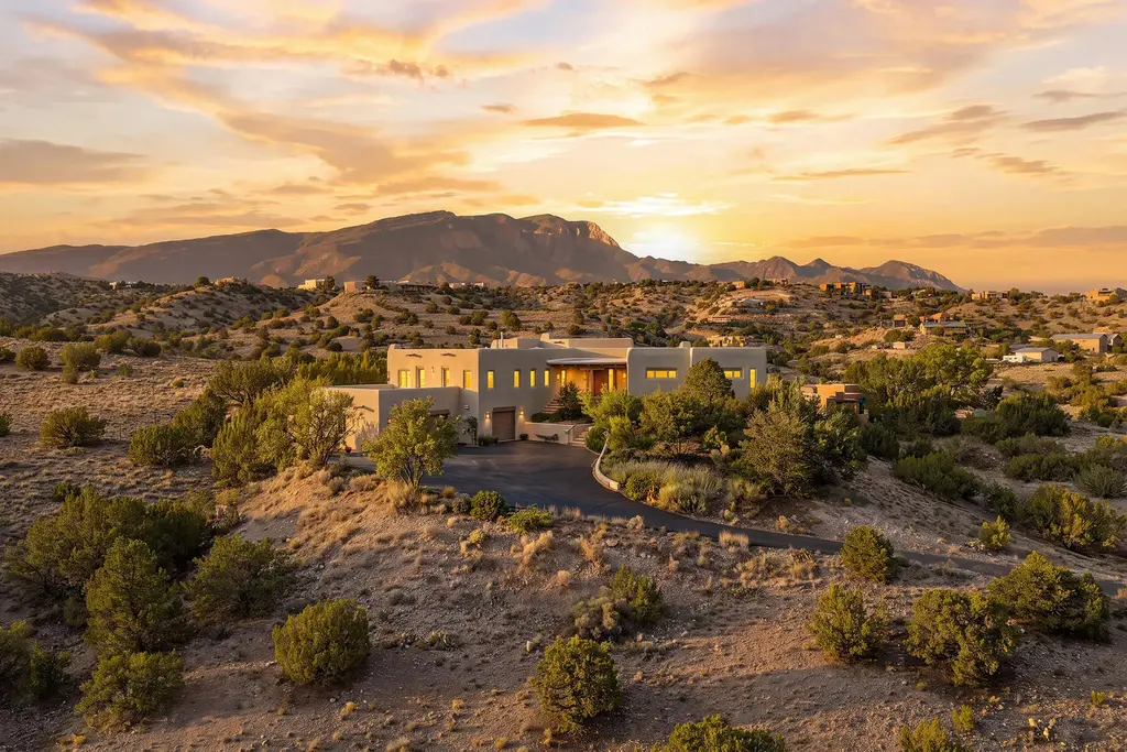 23 Calle Cienega, Placitas