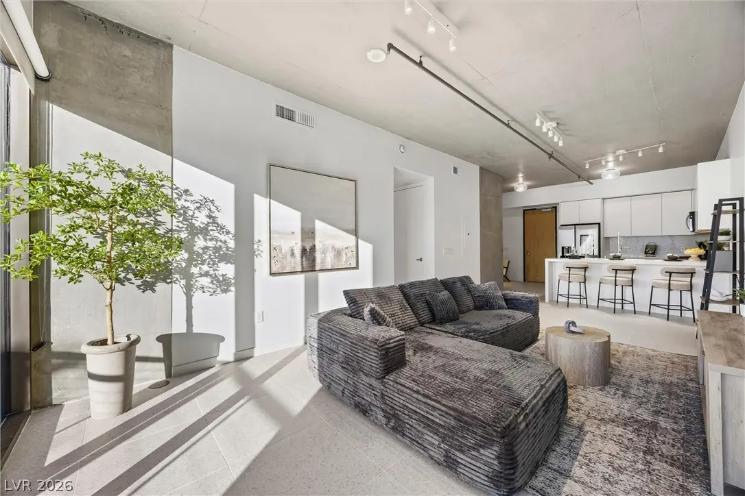 353 E Bonneville Avenue 421, Las Vegas