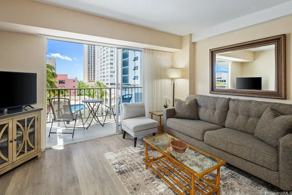 (unit #507) 2440 Kuhio Avenue, Honolulu