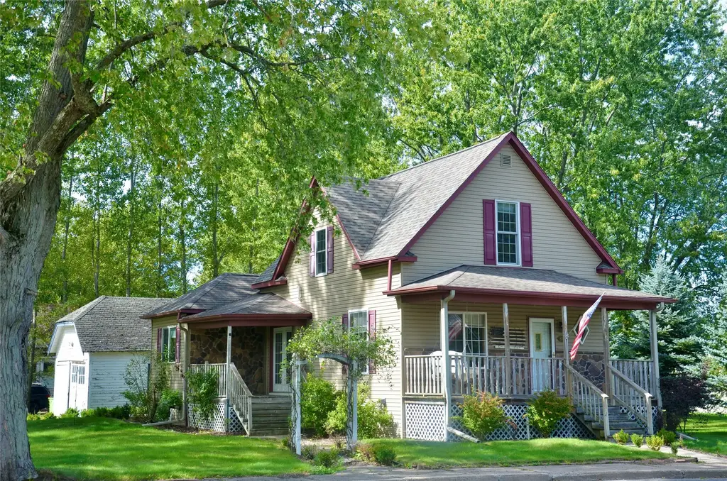 801 N Division Street, Withee
