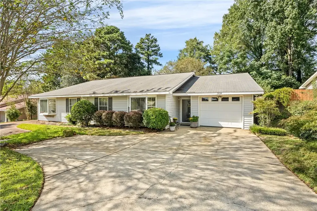 2124 Hamilton Pl North, Opelika