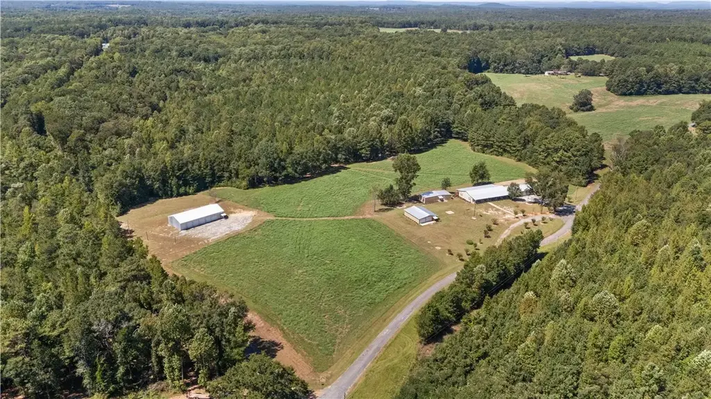 561 Deer Trl, Daviston
