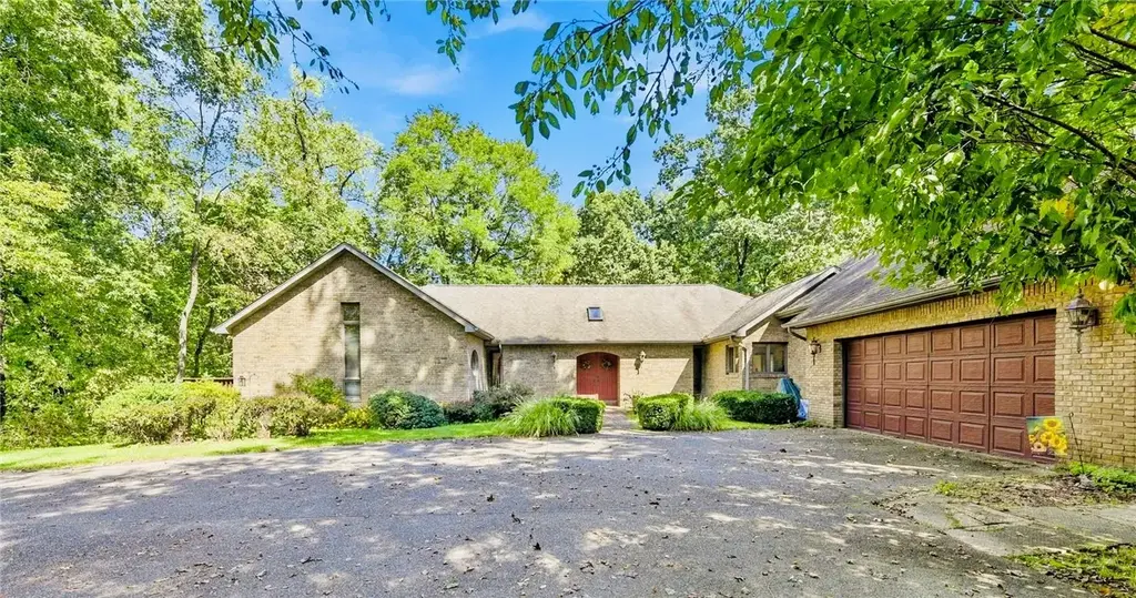10040 Firethorn Drive , North Huntingdon