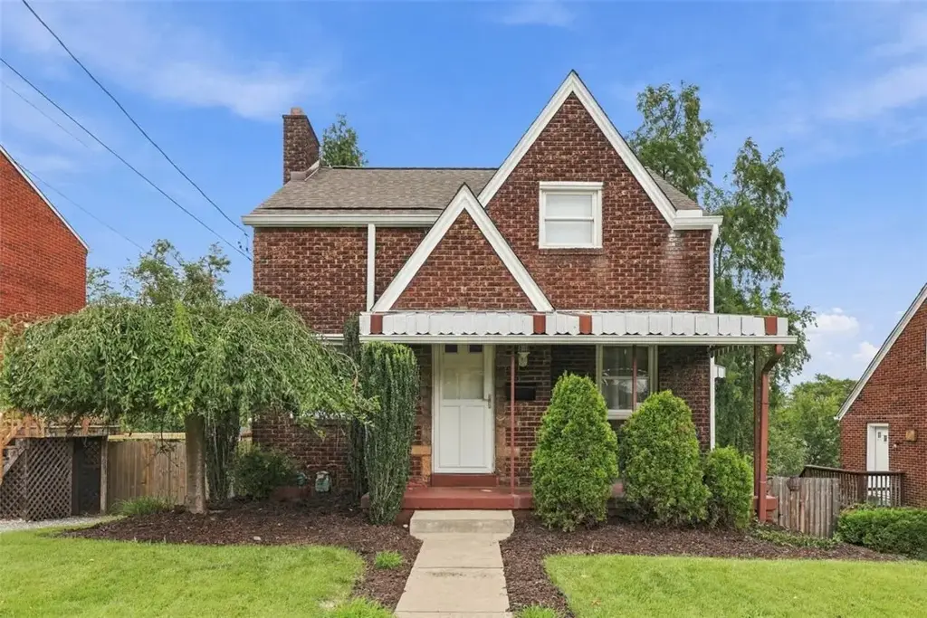 715 Maple Street , West Mifflin