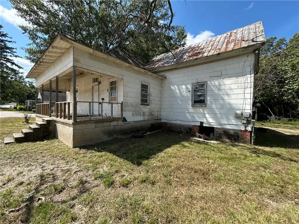 1408 Clanton St, Opelika