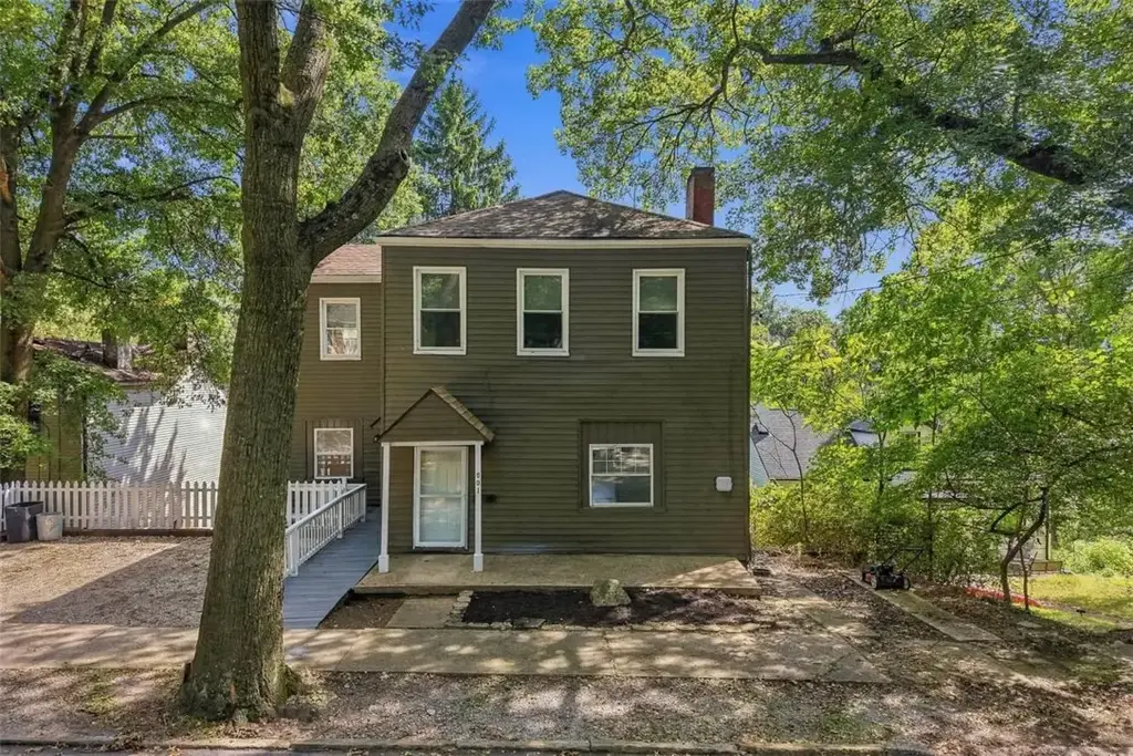 531 Chautauqua Street , Perry Hilltop