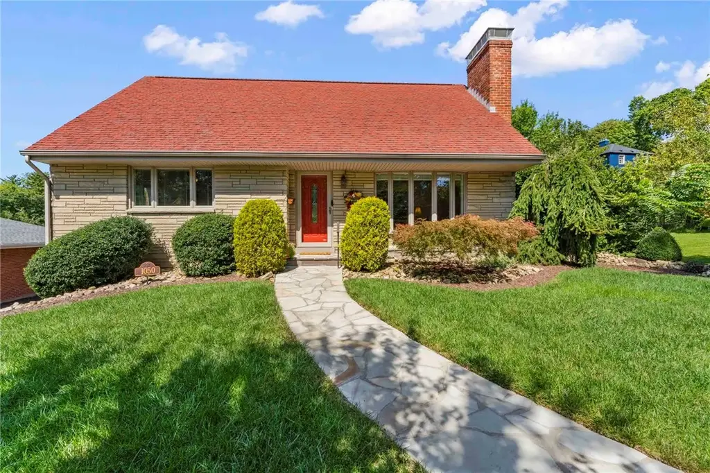1050 Larchdale Drive, Mt Lebanon