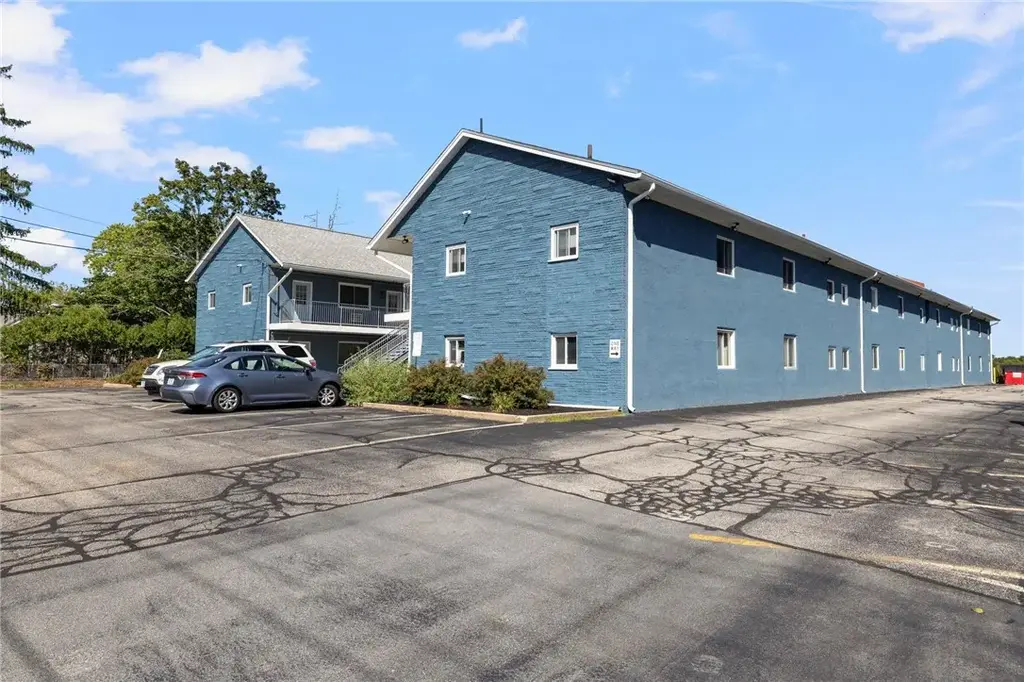 94 Cowesett Ave # 19, West Warwick