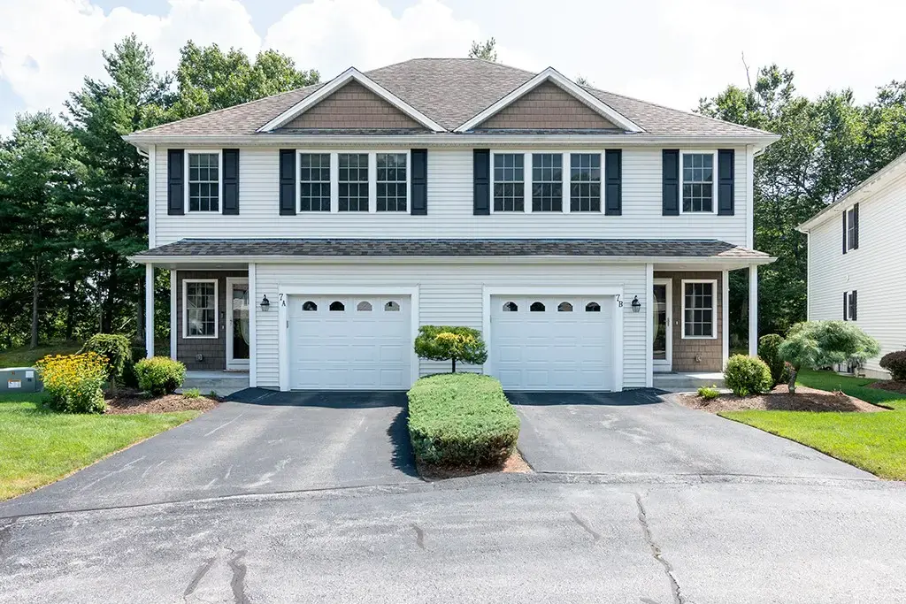 1027 Providence St # 7a, West Warwick