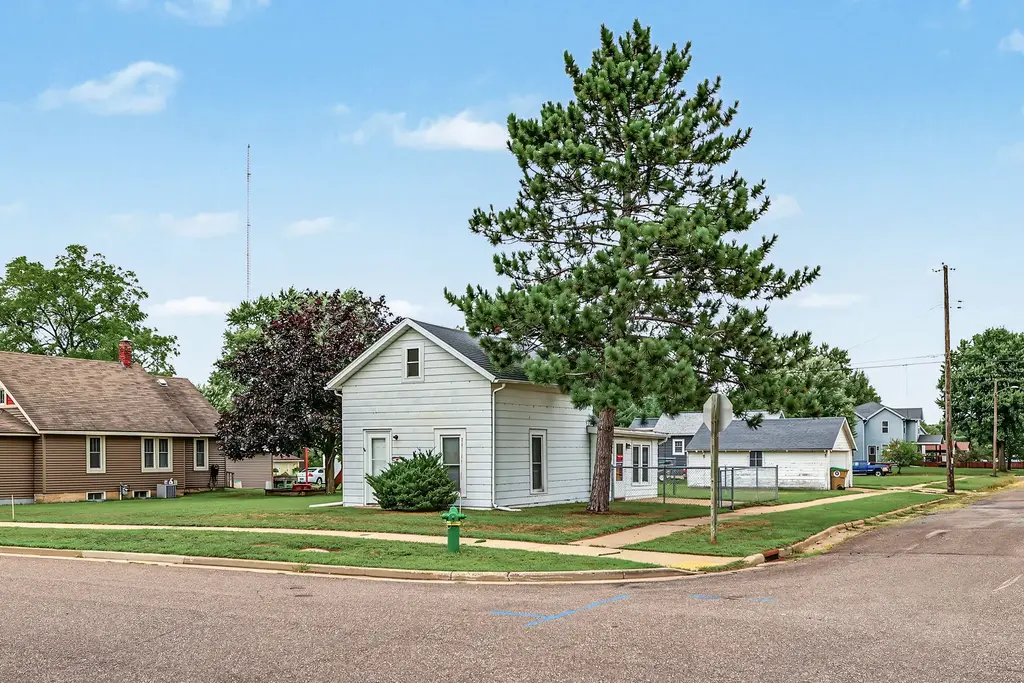 1134 Water St, Chippewa Falls