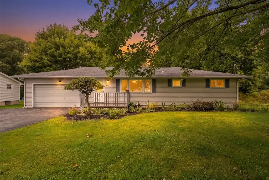 3825 Morefield Road , Hermitage