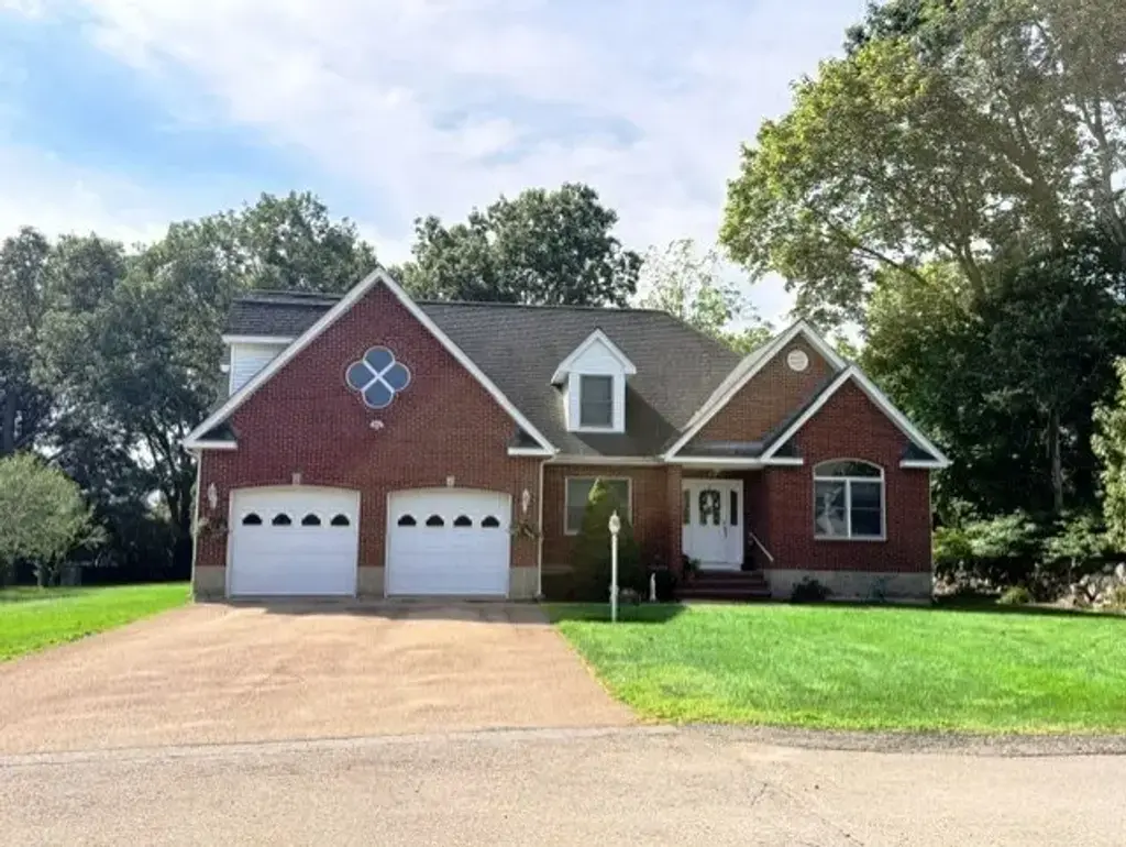 22 South Dr, Westerly