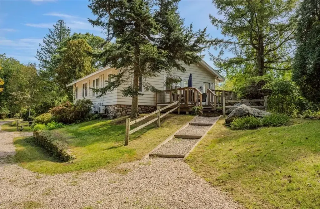 346 Post Rd, Westerly