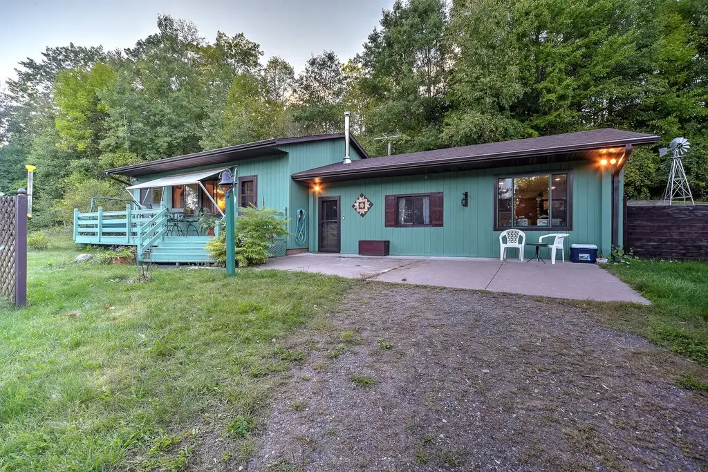 20127 Schadow Lane, Grantsburg