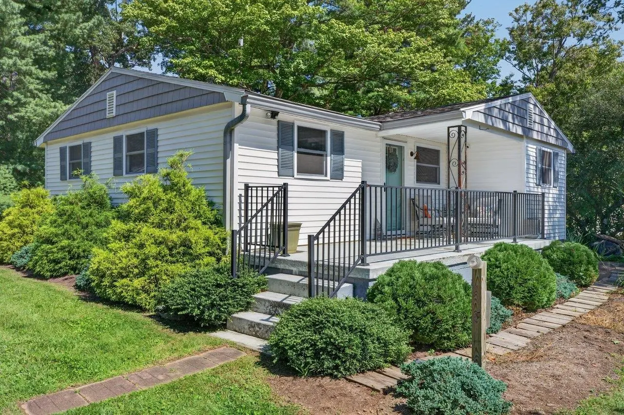 366 Hermitage Rd, Staunton