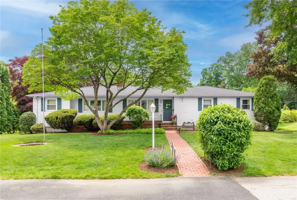 80 Birchwood Way, East Greenwich