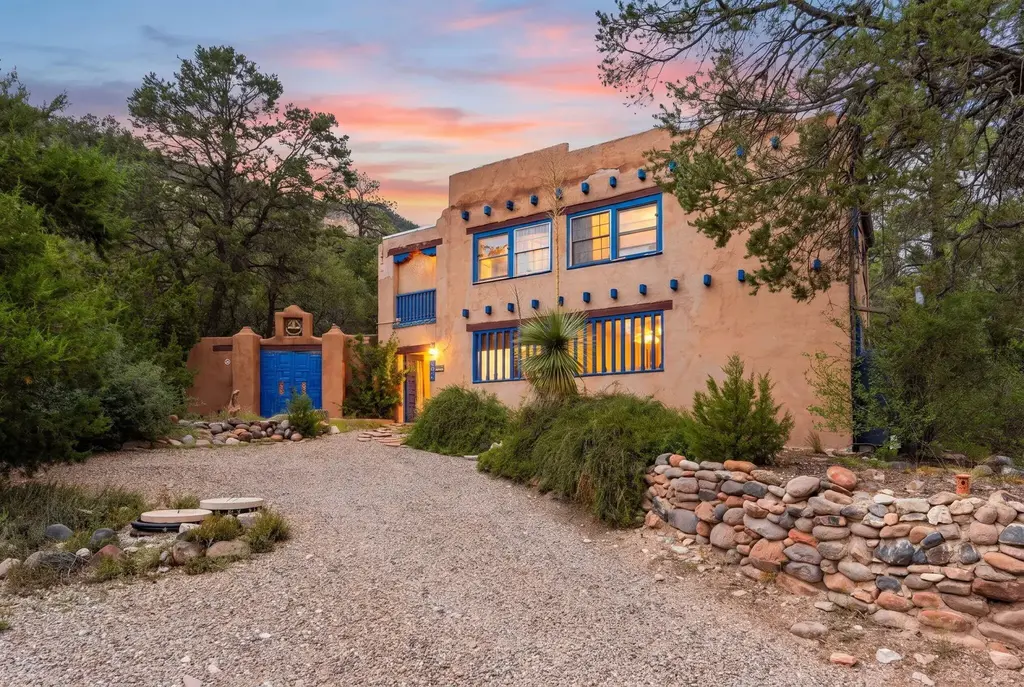 575 Redondo Road, Jemez Springs