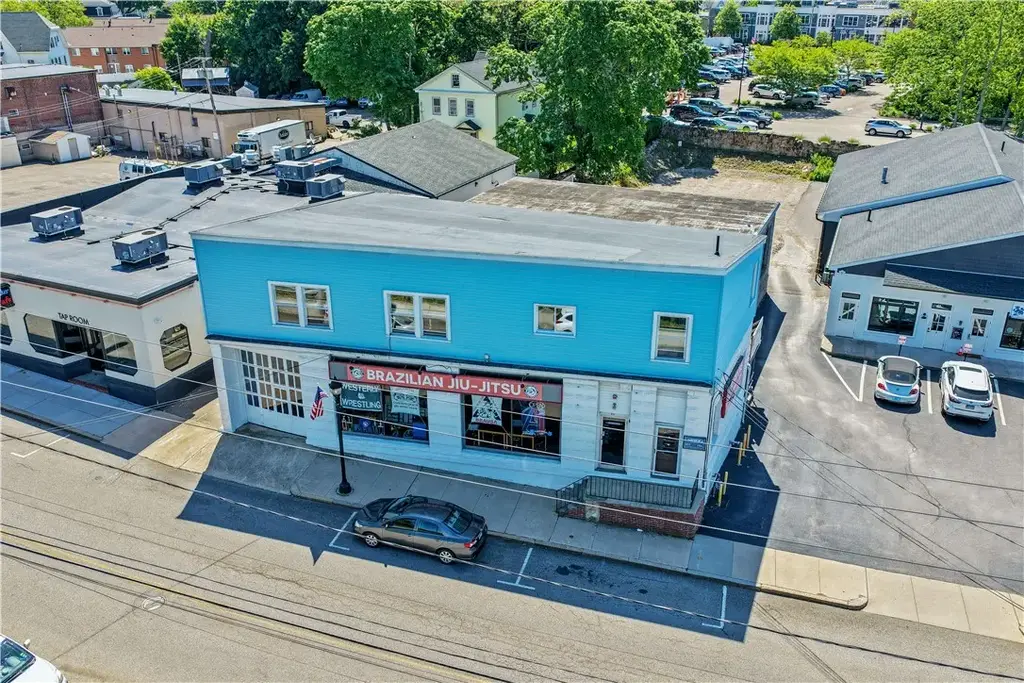 33 Railroad Ave # 2, Westerly