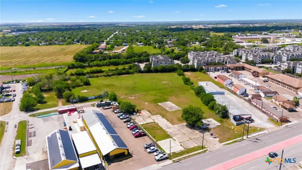 3105 Houston Highway, Victoria