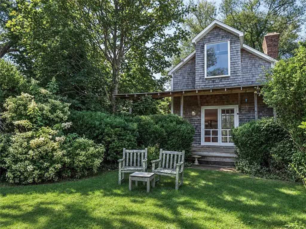 210 Ferry Rd, North Kingstown