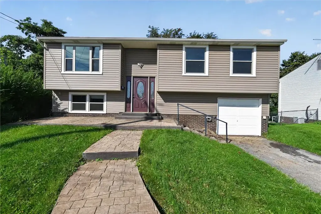 768 Illini Drive , Monroeville