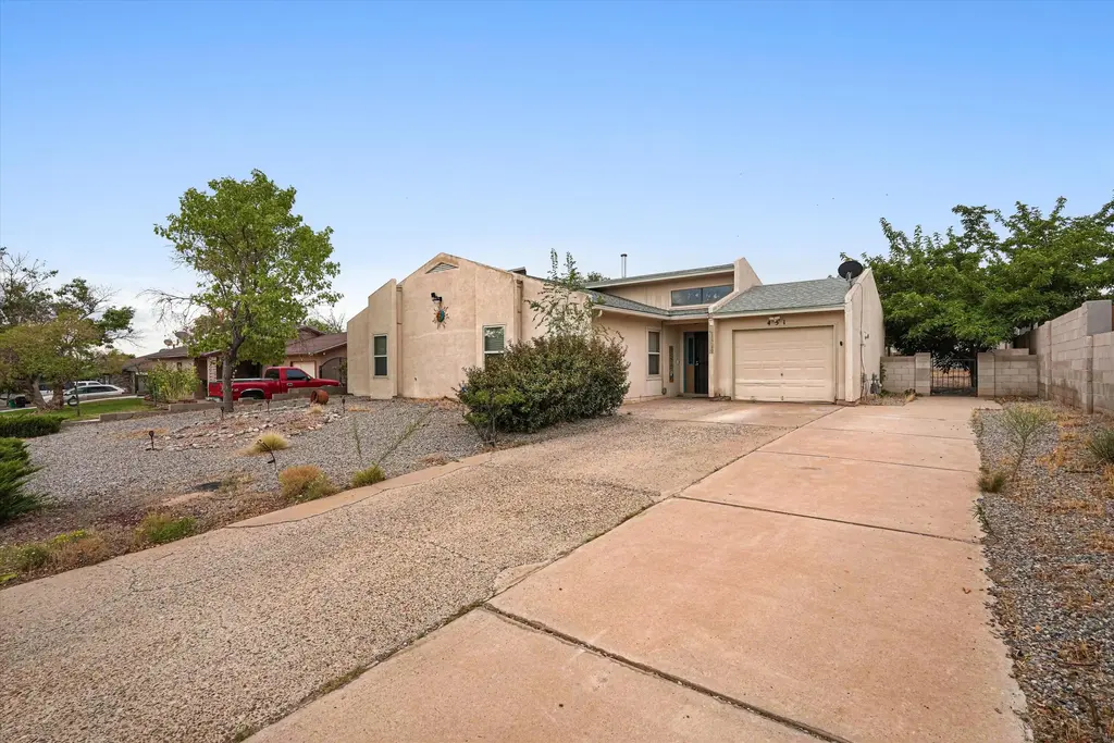451 Stallion Road Se, Rio Rancho