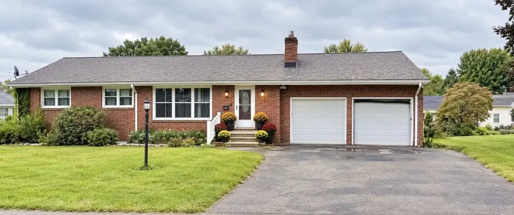 25 Elizabeth Street , Neshannock