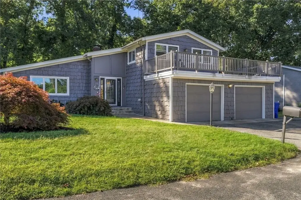 112 Shady Hill Dr, West Warwick