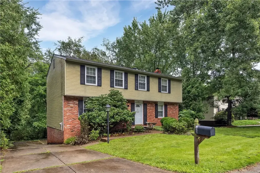 285 Shasta Drive, Plum Boro