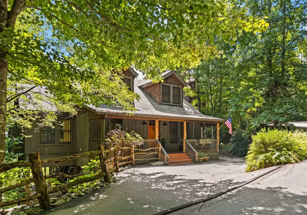 253 Kestrel Court, Sapphire